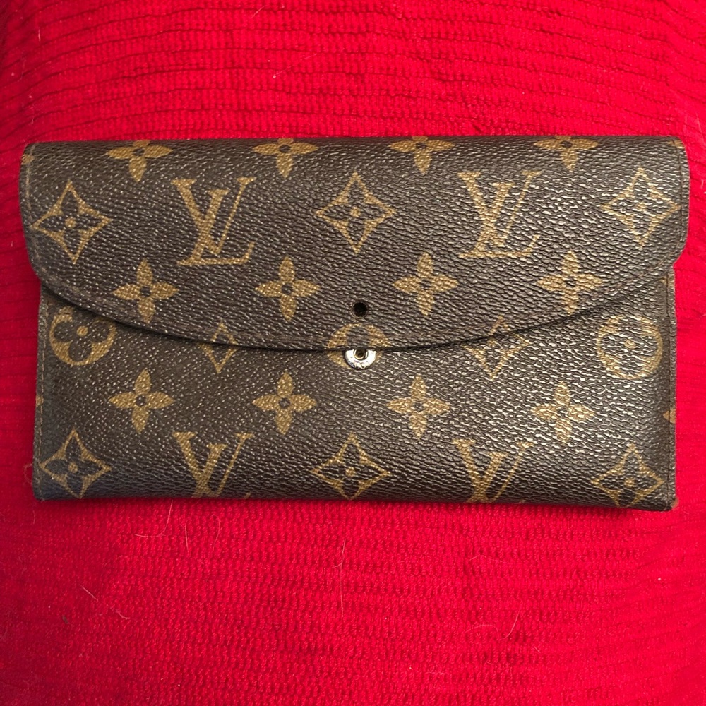 100% AUTHENTIC Louis Vuitton wallet